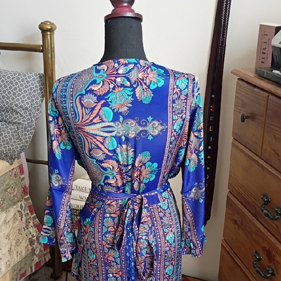 Floral Blue Maxi Dress Tying Around The Waist To Control Cleavage Coverage. - Picture 7 of 10